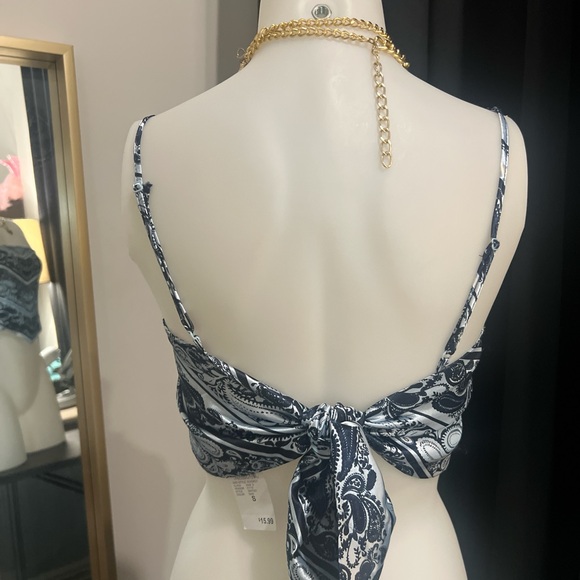 Rue 21 and White Paisley backless tank Top NWT - Picture 5 of 7